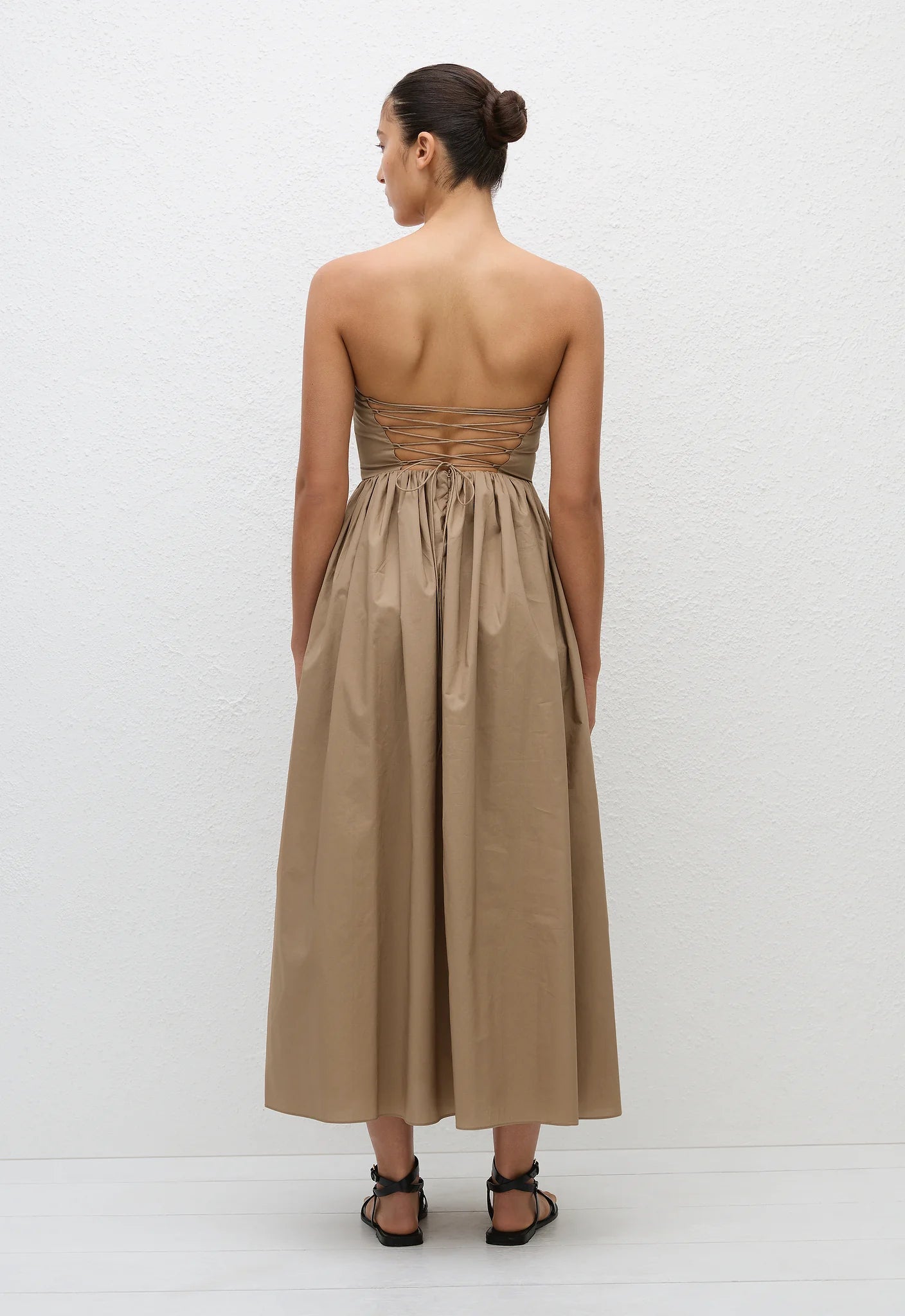 STRAPLESS LACE UP DRESS STONE