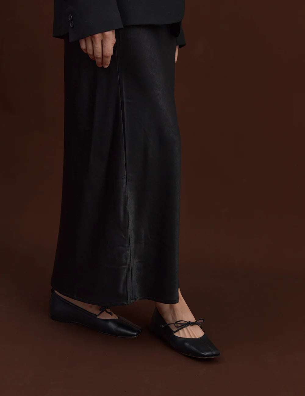 SQUARE TOE FLAT BLACK