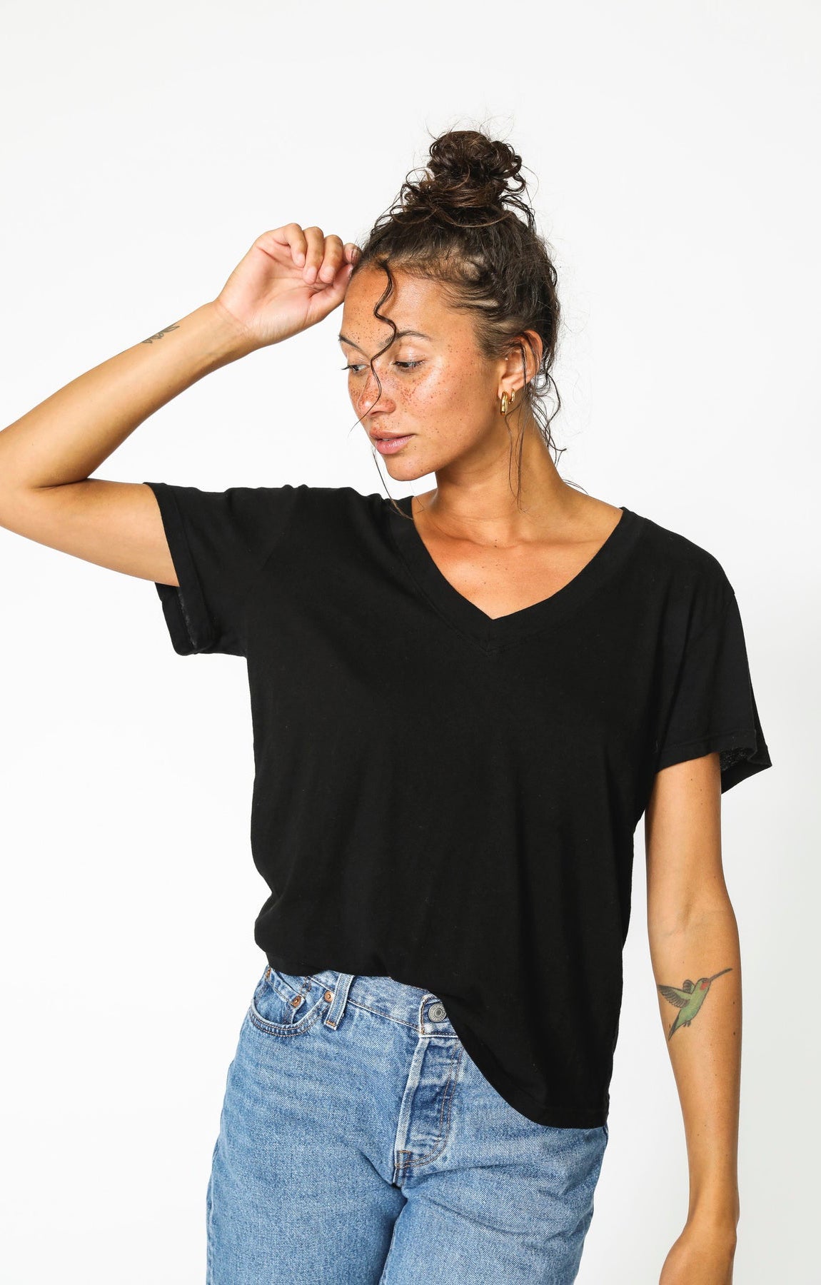 HENDRIX BASIC V NECK TRUE BLACK